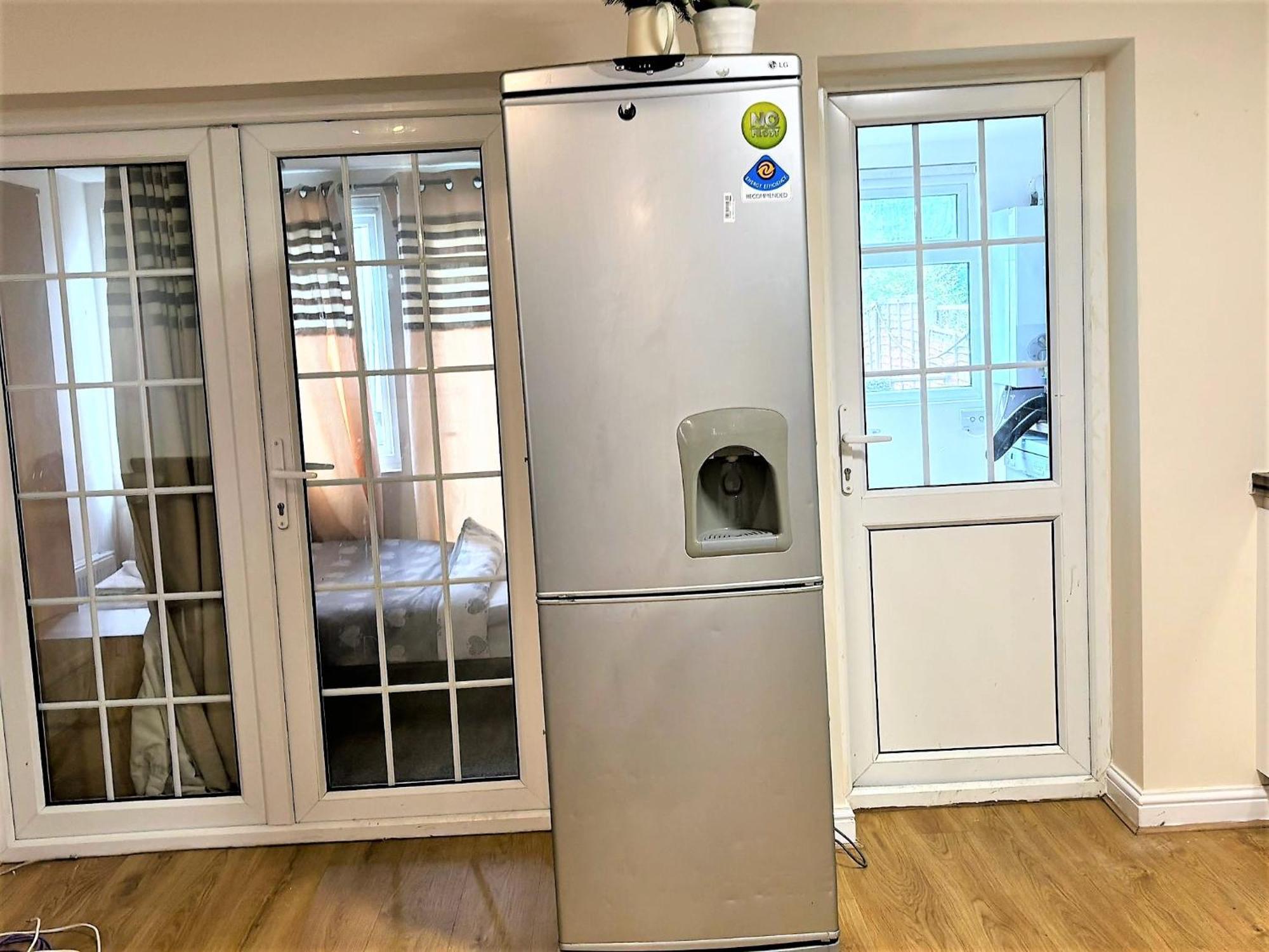 London Luxury 5 Bedroom House 2 Min Walk To The Tube Station Dagenham Zewnętrze zdjęcie